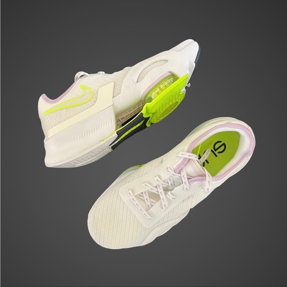 Nike Shoes - Women’s NIKE Air Zoom Superrep 3 Premium size 6.5